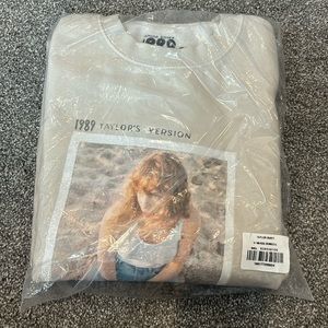 Taylor Swift 1989 Crewneck